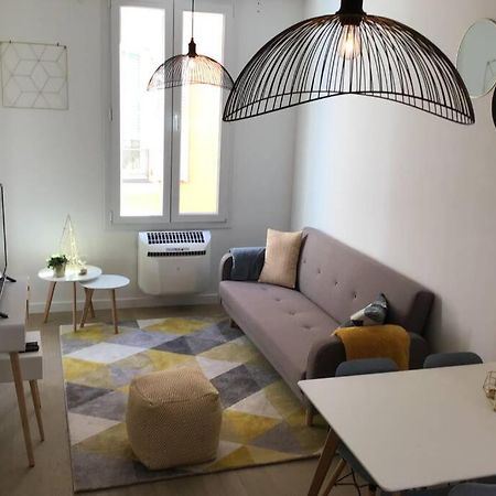 Appartement 2 Chambres Refait A Neuf, Climatise, A 2 Min De La Mer Nice Exterior photo