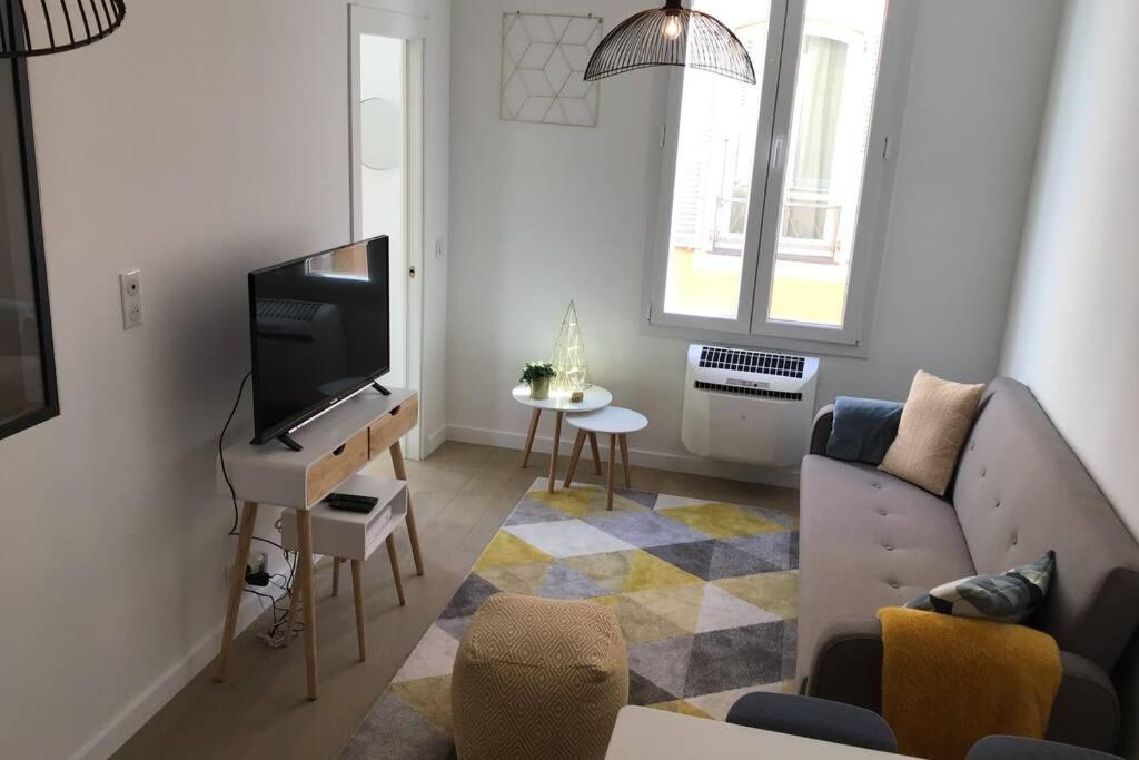 Appartement 2 Chambres Refait A Neuf, Climatise, A 2 Min De La Mer Nice Exterior photo